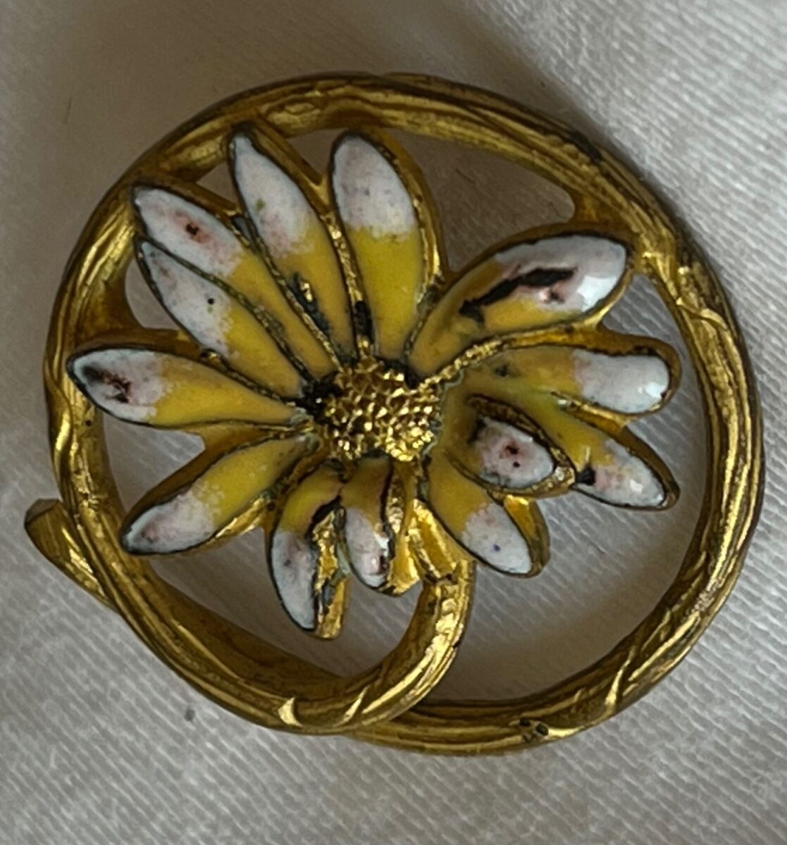 Daisy, openwork