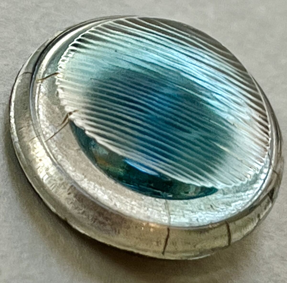 Metallic back, blue center